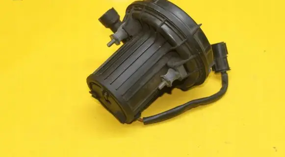 BMW 5 E60 E61 Secondary air pump 