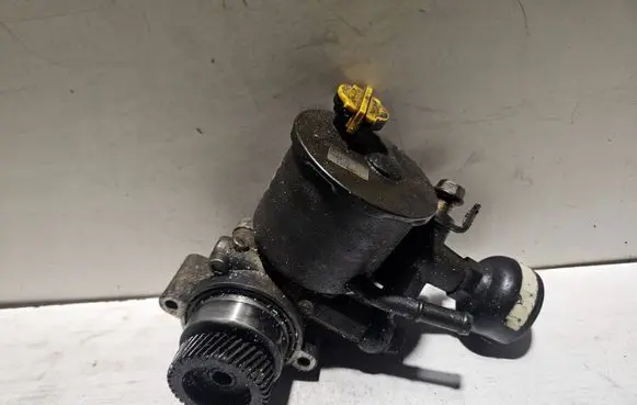 Mazda 626 Power steering pump GE6S3265XD 38278056