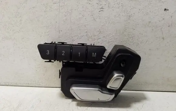 Mercedes-Benz CLS C218 X218 Seat control switch A2129050351