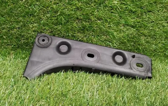 Audi A6 S6 C5 4B Front bumper mounting bracket 4B0807283B