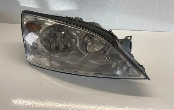 Ford Mondeo Mk III Headlight/headlamp 1S7113005AL 0301174202
