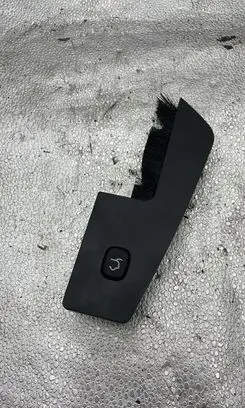 Chrysler Voyager Tailgate/trunk/boot open switch 632486T