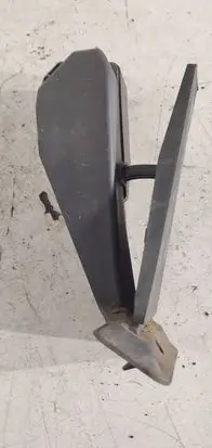 Accelerator throttle pedal