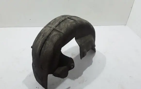Rear arch fender liner splash guards