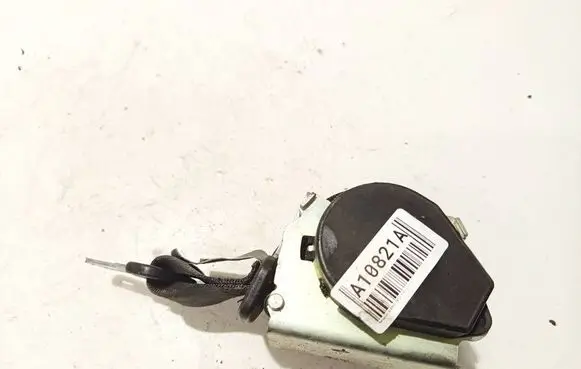 Middle seatbelt (rear)