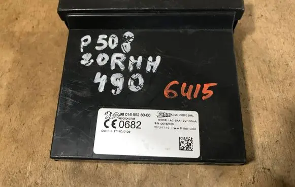 Peugeot 508 Door central lock control unit/module 9801695280