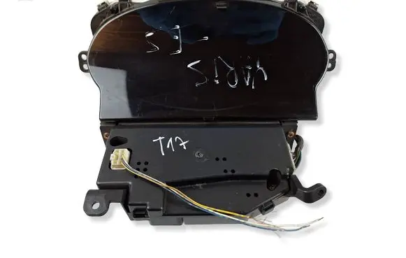 Toyota Yaris Speedometer (instrument cluster) 8380052120 4573000146
