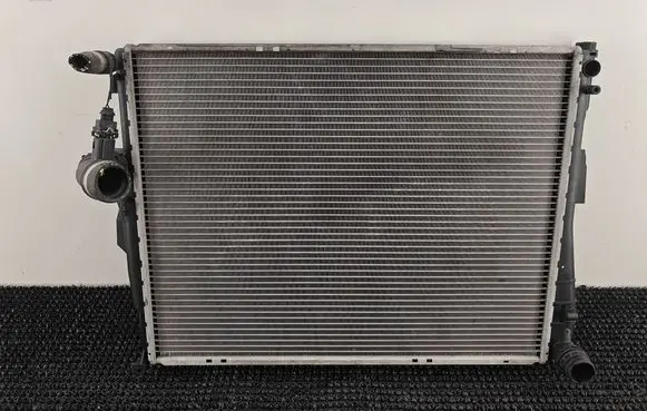 BMW Z4 E85 E86 Coolant radiator 75516359A 3103173 1412050245