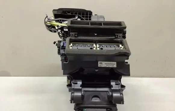 Jaguar E-Pace Interior heater climate box assembly EC129004 J9C318D612AB