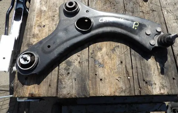 Renault Clio V Front control arm