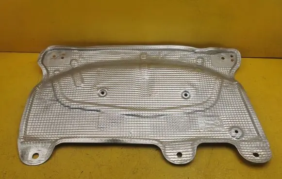 Volkswagen Golf VIII Heat shield in engine bay 5Q0825611B