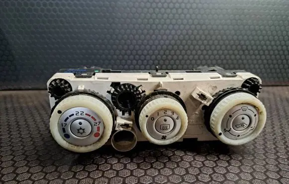 Mitsubishi Colt Climate control unit 69667301