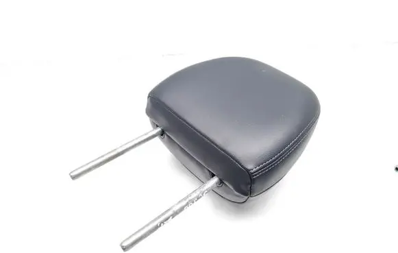 Mitsubishi L200 Front seat headrest 