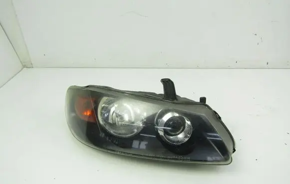 Nissan Almera Tino Headlight/headlamp 