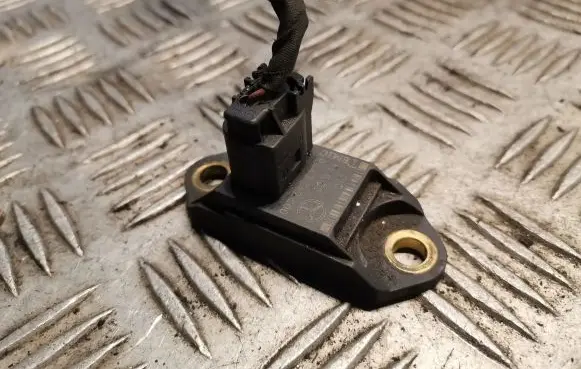 Mercedes-Benz S W220 Airbag deployment crash/impact sensor 0025426918