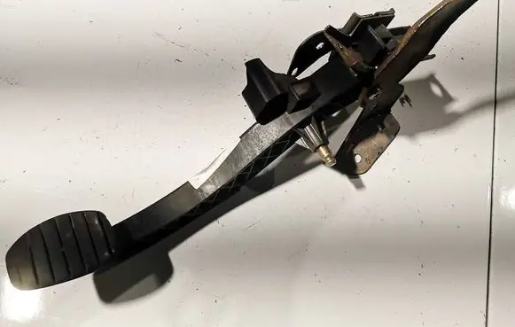 Renault Scenic II - Grand scenic II Clutch pedal 