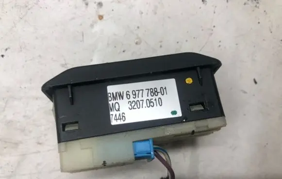 BMW 5 E60 E61 Passenger airbag on/off switch 32070510