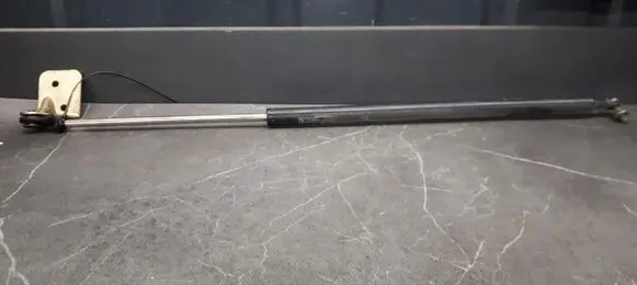 Suzuki Baleno EG Tailgate strut 