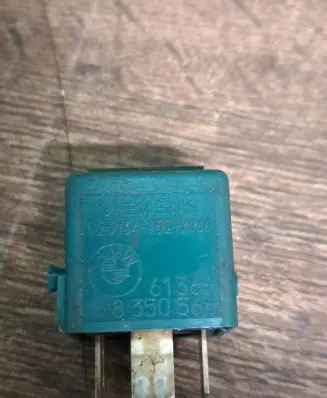 BMW 5 E34 Other relay 8350566 6136 V23134K52X1166