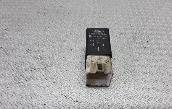 Glow plug pre-heat relay