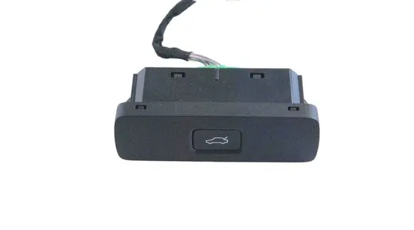 Volvo XC40 Tailgate/boot open switch button 32350330
