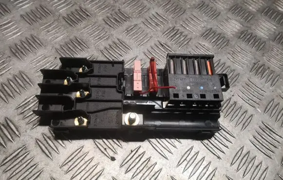 Mercedes-Benz ML W164 Fuse box set 2115452601 A2115452601