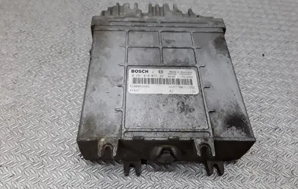 Renault Scenic I Engine control unit/module 0281010077 8200059885