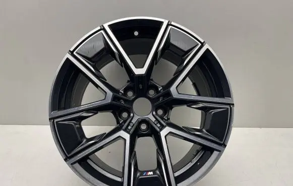 BMW i4 R18 alloy rim 8747286