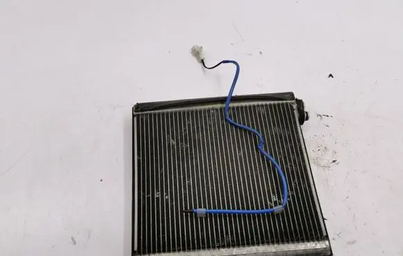 Air conditioning (A/C) radiator (interior)