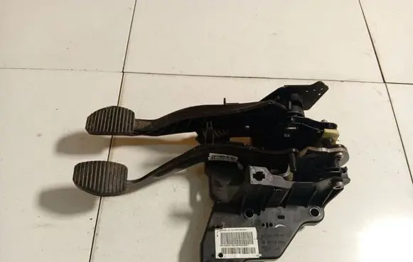 Peugeot 508 Brake pedal 9666871180