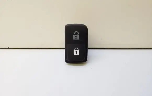 Volvo C70 Central locking switch button 0665832 034515 3077333