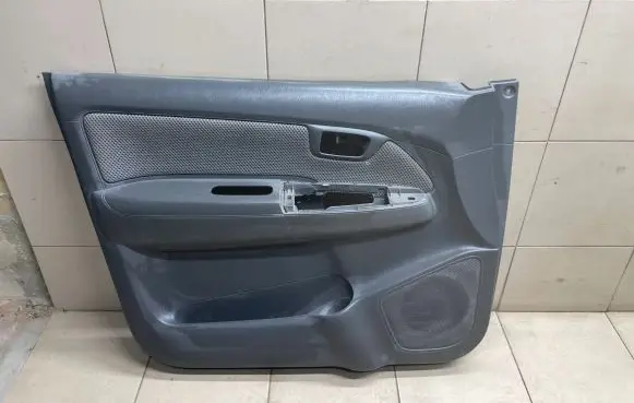 Toyota Hilux (AN10, AN20, AN30) Front door card panel trim 677780K020
