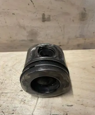 Piston