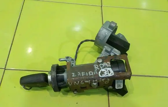 Opel Zafira B Ignition lock 20939745 RP92
