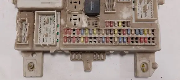 Ford Focus C-MAX Fuse module 3M5T14014 4M5T14A073 5M06437