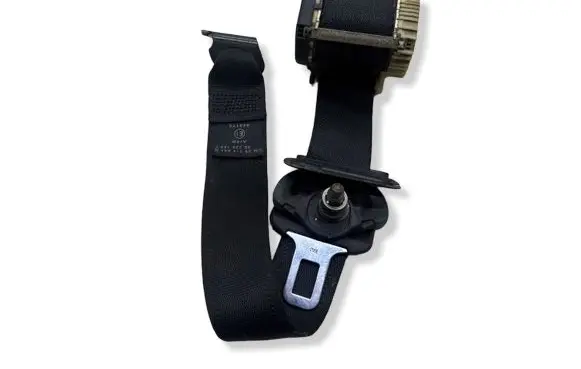 Opel Corsa C Rear seatbelt 040173