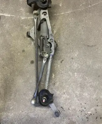 Lexus CT 200H Front wiper linkage and motor 8511076030