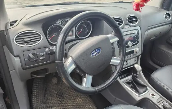 Ford Focus Dashboard glove box trim 