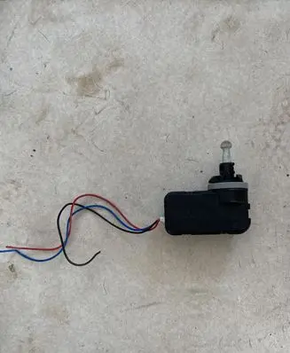 Volkswagen Golf V Headlight level adjustment motor 89053202