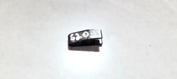 Chrysler 300 - 300C Fuel Injector clamp holder