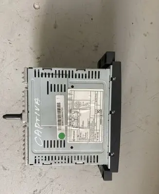 Chevrolet Captiva Radio/GPS head unit trim 