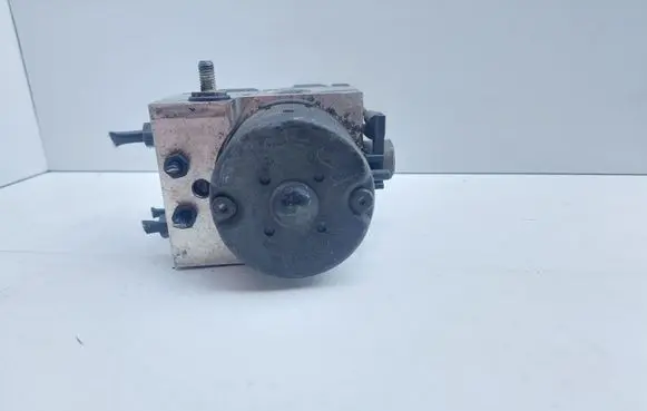 Audi A4 S4 B5 8D ABS Pump 8E0614111AB
