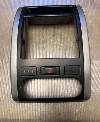 Nissan X-Trail T31 Radio/GPS head unit trim 68260JG40A P10380A75000 P10381A75000