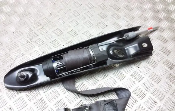 Volvo XC90 Front seatbelt 8619630