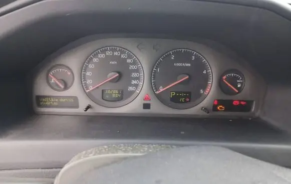 Volvo V70 Speedometer (instrument cluster) 8637996