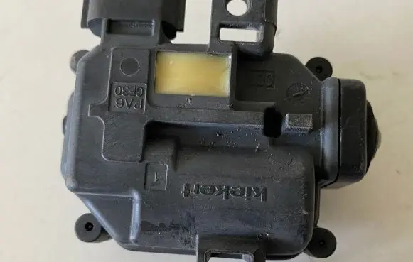 Renault Zoe Electric car charge socket cover 296933106R 40507200 1B15