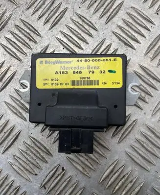 Mercedes-Benz ML W163 Transfer box differential control unit A1635457932 4450000051E