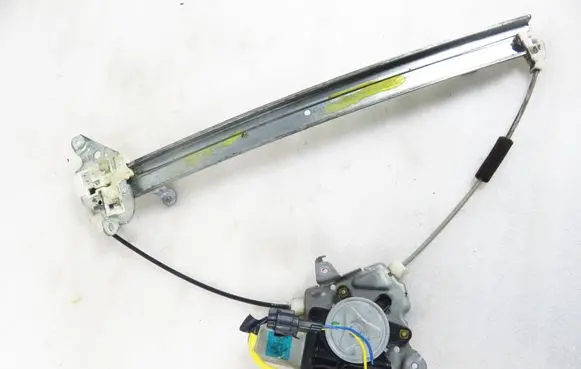 Nissan Pathfinder R51 Rear door window regulator with motor 82730 1174065A 67328