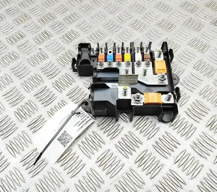 Iveco Daily 6th gen Fuse module 5802381101