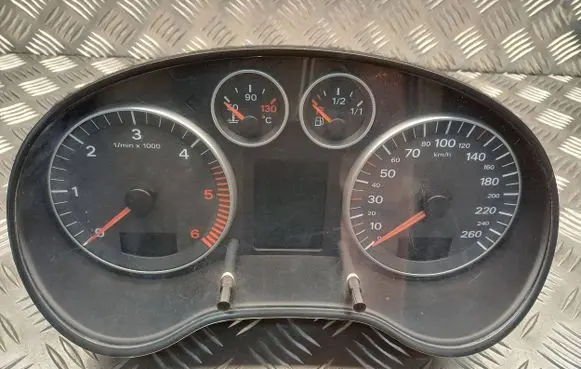 Audi A3 S3 8P Speedometer (instrument cluster) 8P0920930C
